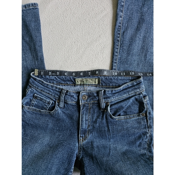 Old Navy | Low Rise Curvy Boot Cut Jeans - Picture 8 of 10